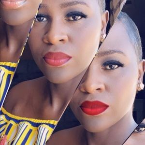 Meet your Posher, Akwi